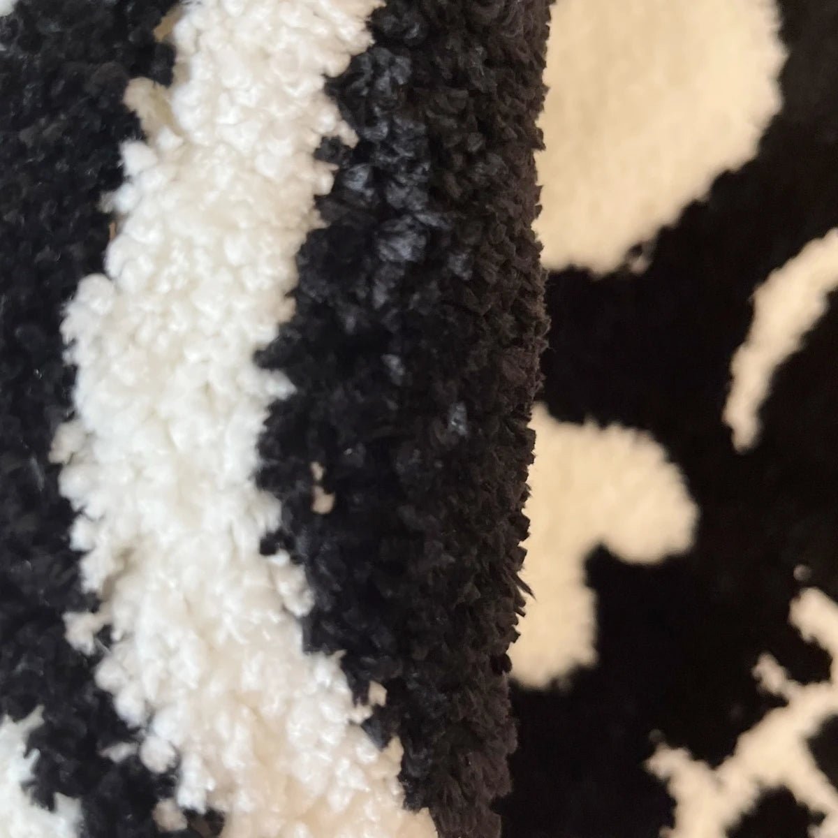 Black and White Tufted "Skull" Rug - TheRugGuy
