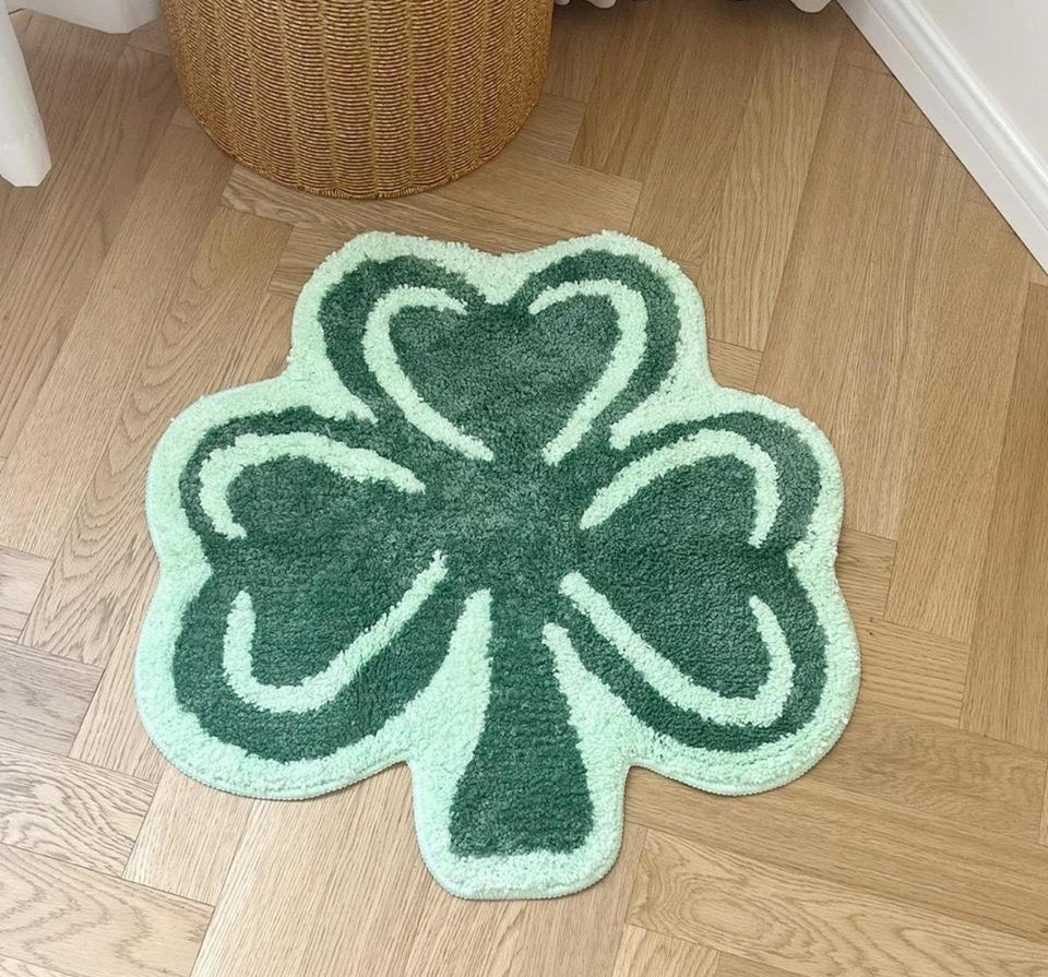 Tufted 3 Leaf Clover Rug