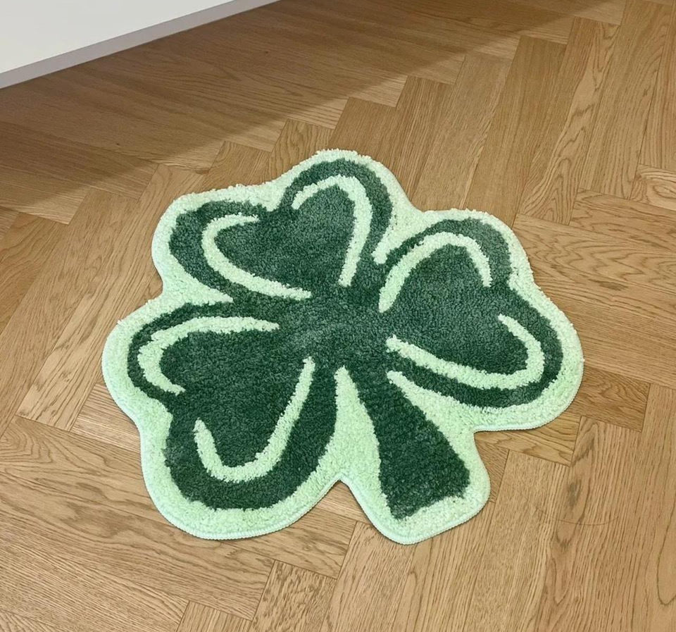 Tufted 3 Leaf Clover Rug