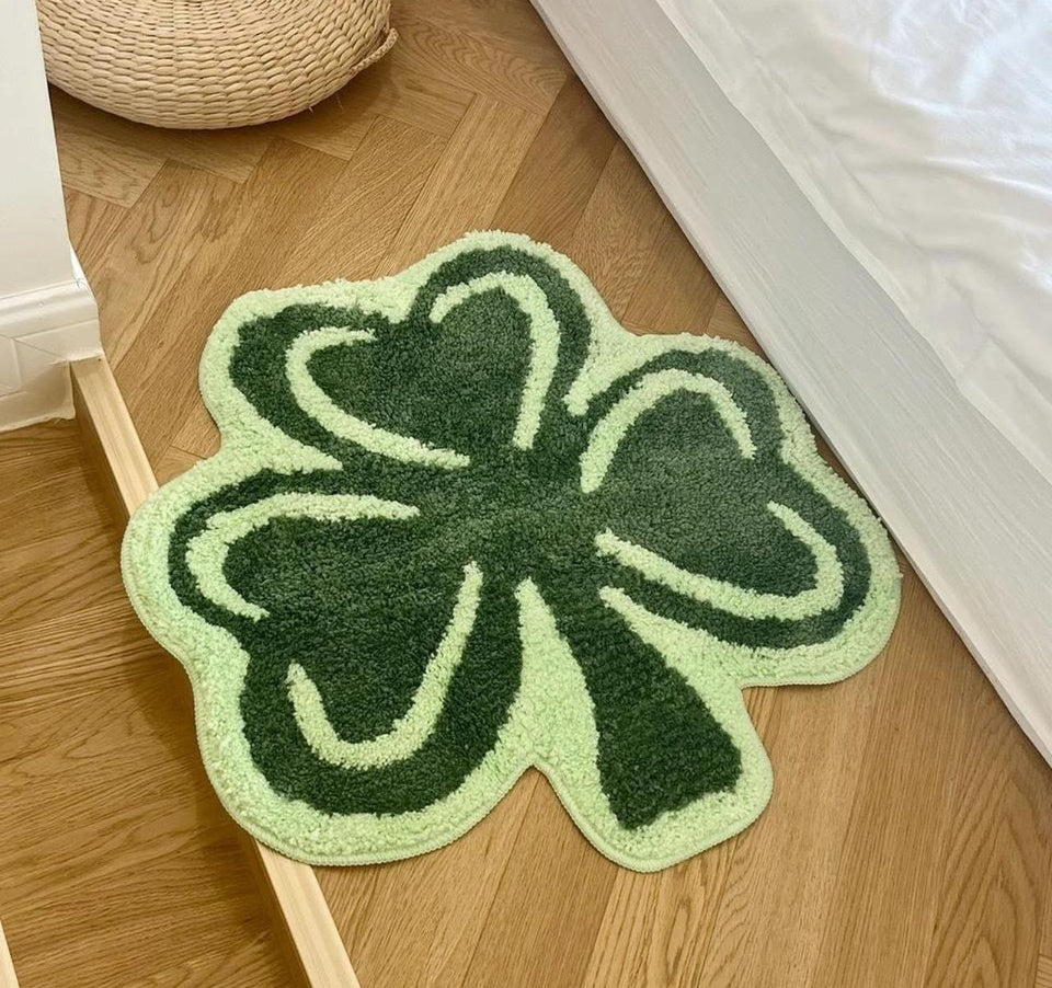 Tufted 3 Leaf Clover Rug